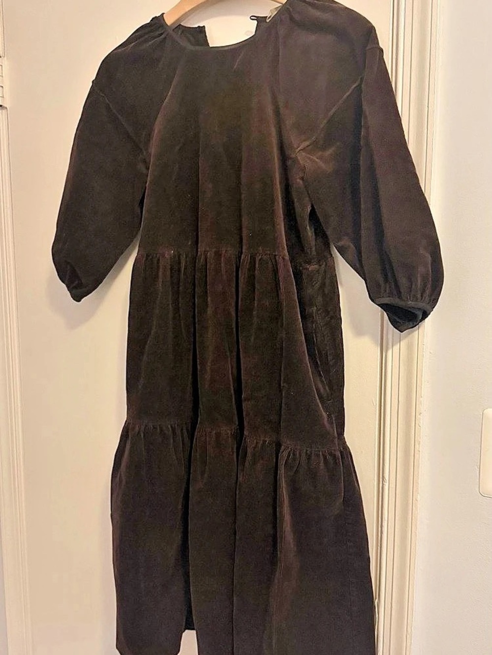 Everlane The Corduroy Tiered Puff Sleeve Dress Midi Dress in Chocolate